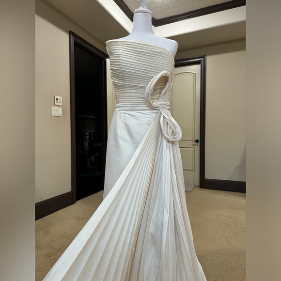 Tarik Ediz 98300 dress size 4 worn ONCE - Picture 6 of 10